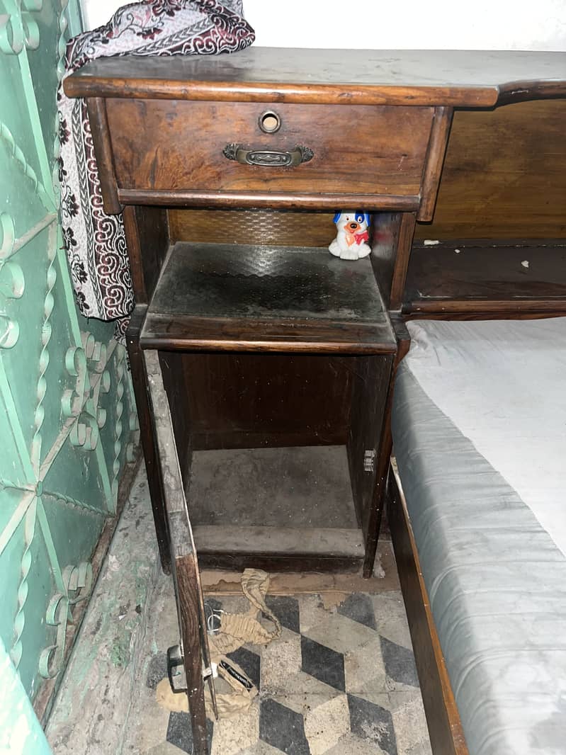 Old bed 2