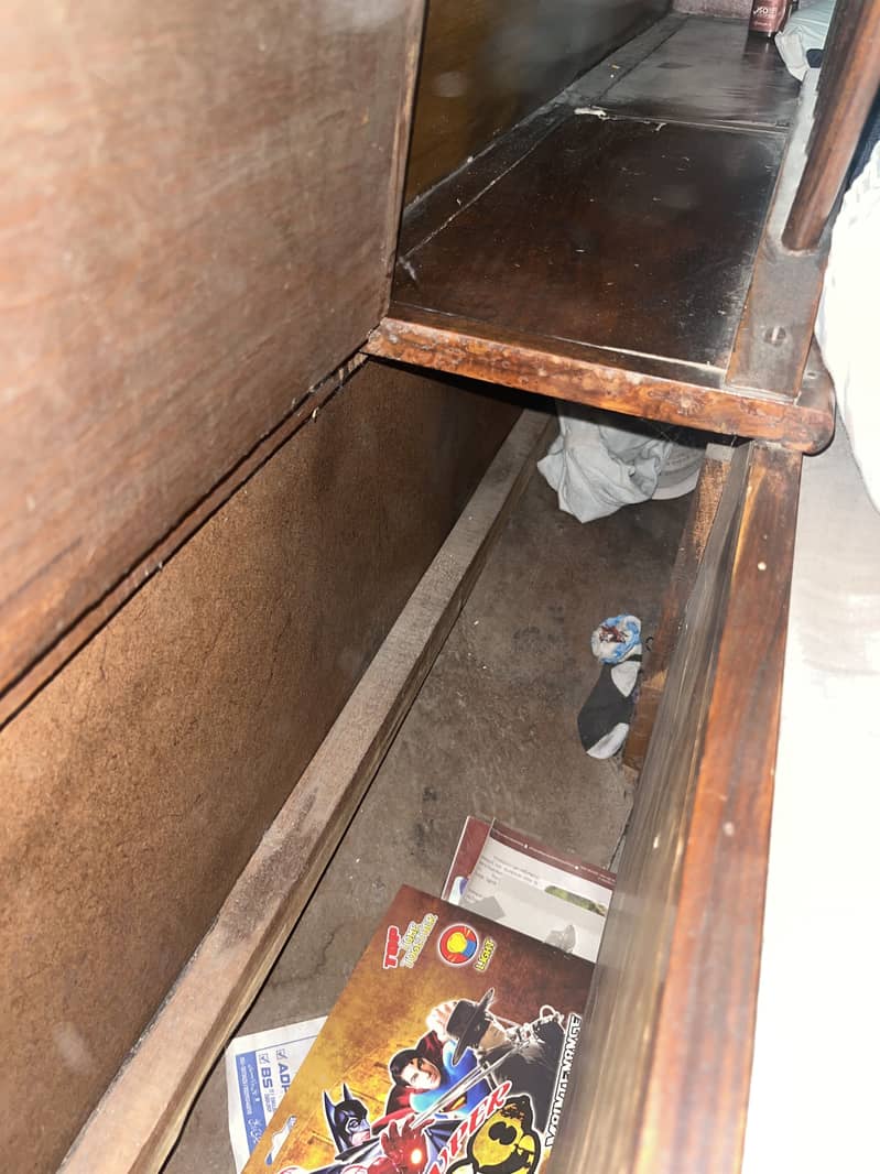 Old bed 4