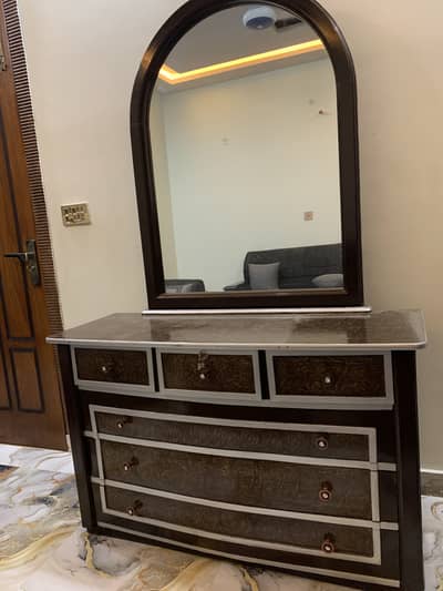 Dressing table for sale