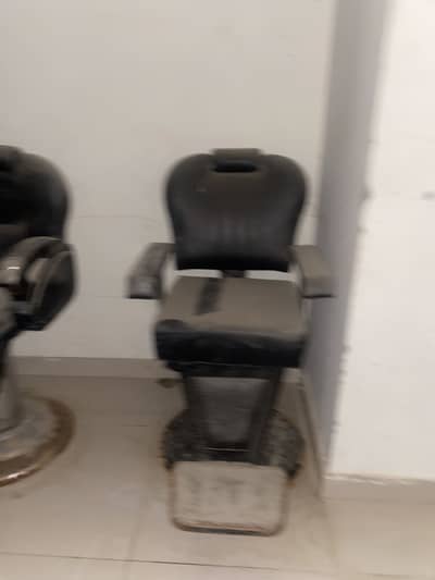 Heavy Duty Barber Chairs – Salon Chairs – Used Condition (3 Available)