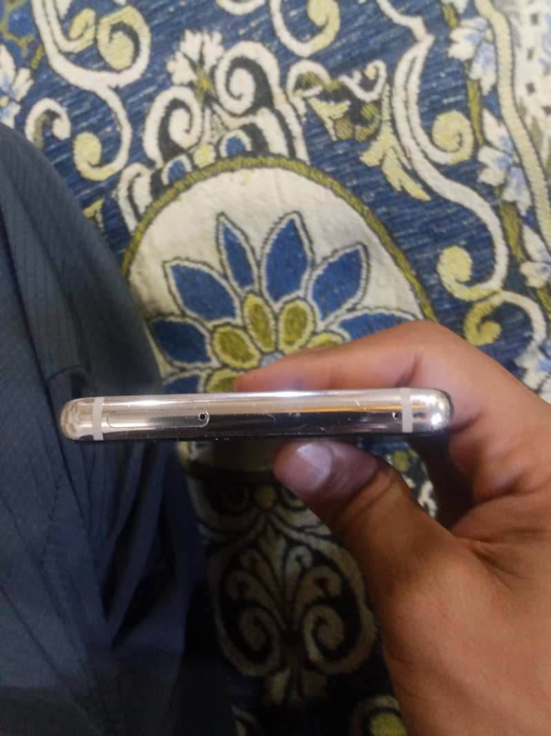 Samsung Mobile Note 8 5