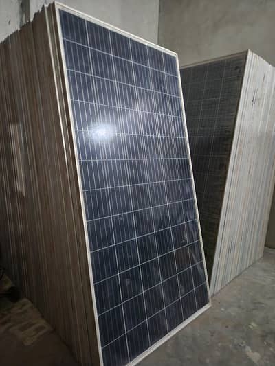 solar panels 330 watt fresh condition 120 quantity
