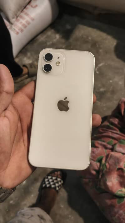 Apple iPhone 12