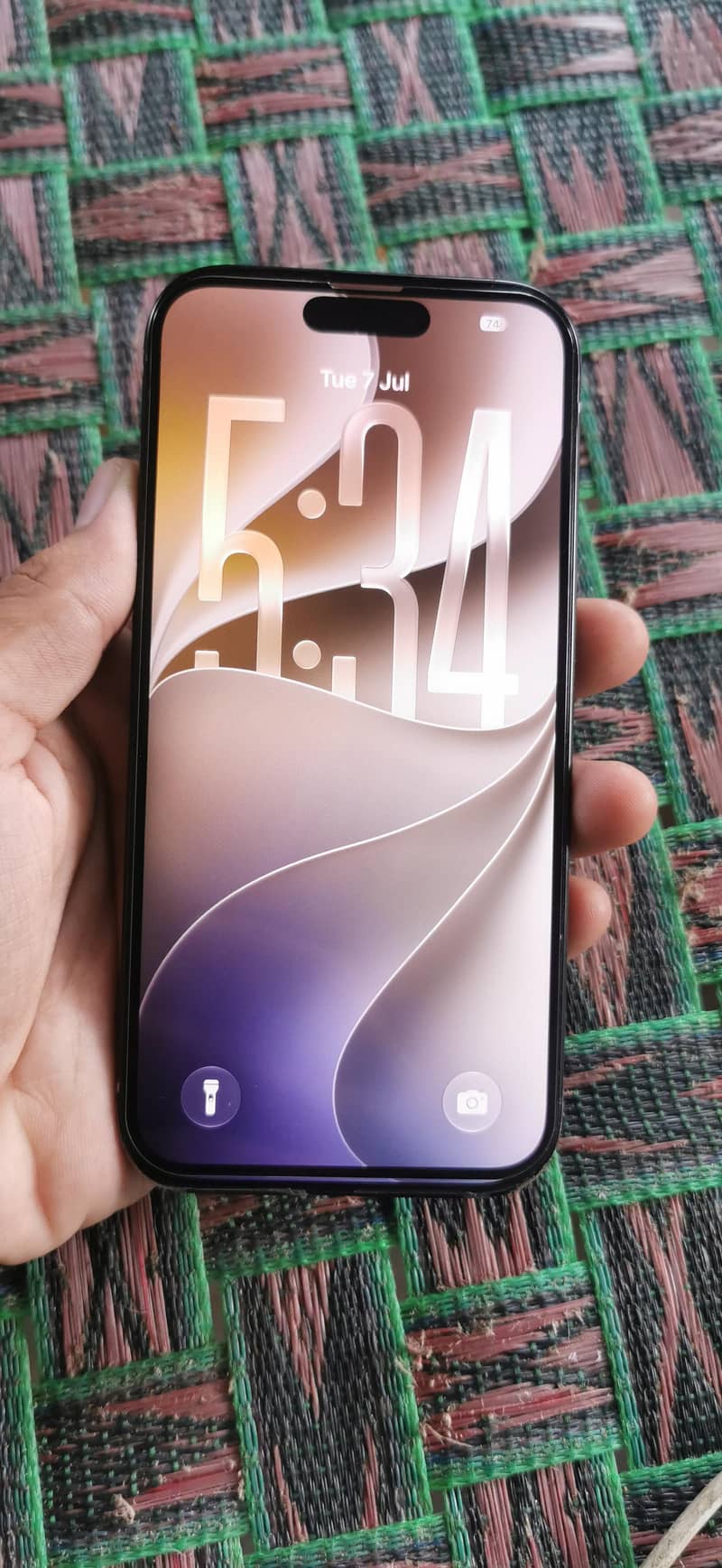 Apple iPhone 16 Pro 2