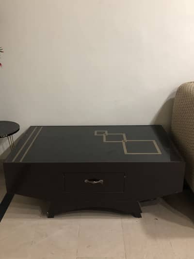 Fresh Beautiful table for sale