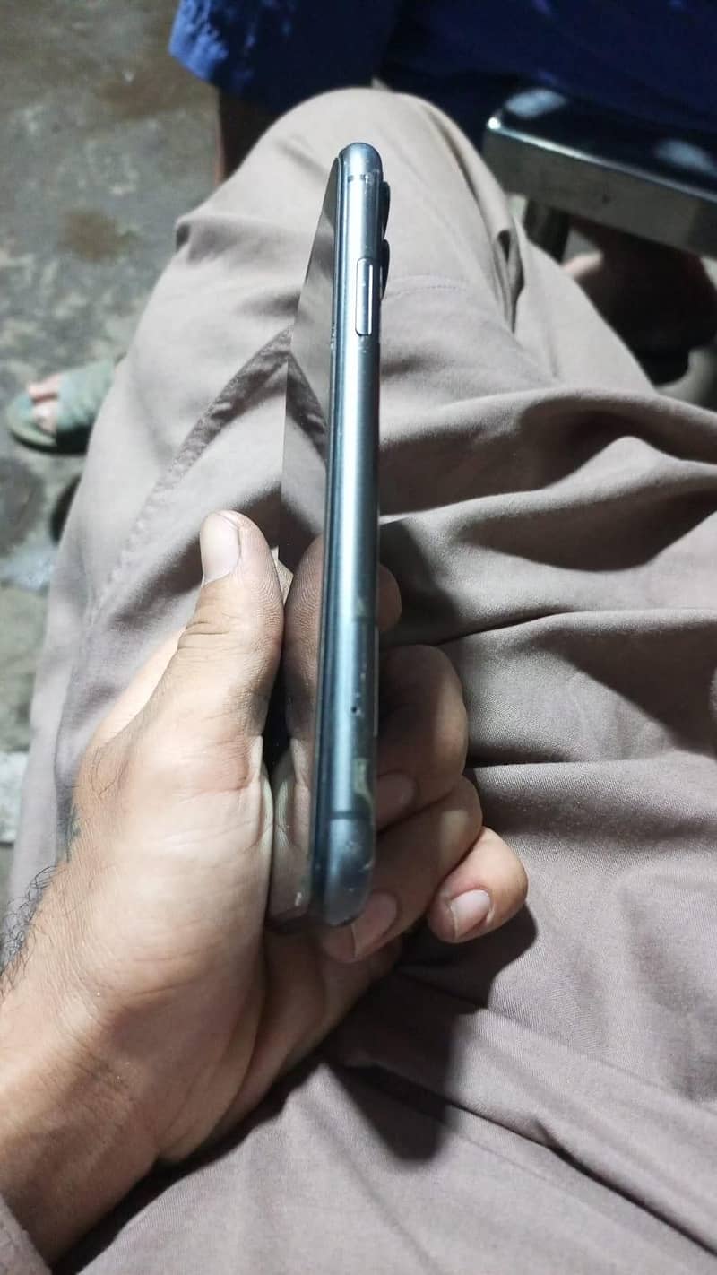 Apple iPhone 11 2