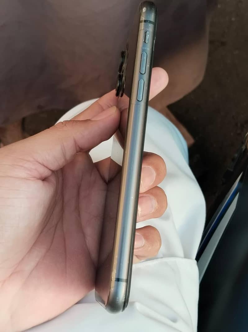 Apple iPhone 11 5