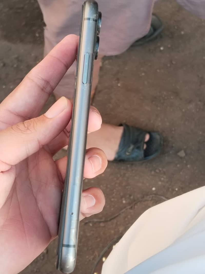 Apple iPhone 11 9