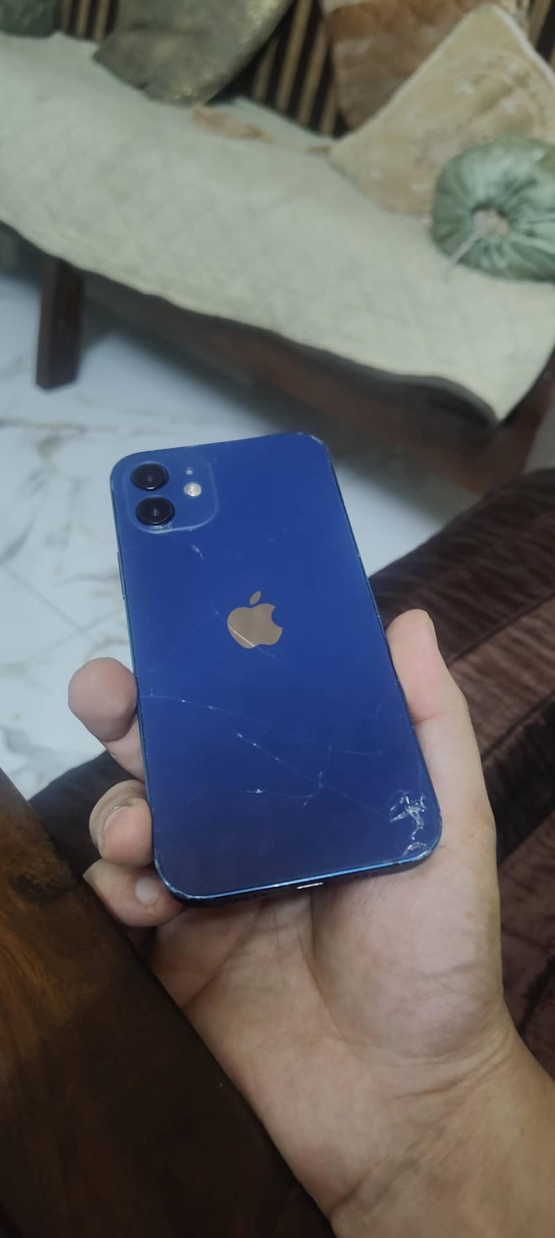 Apple iPhone 12 4