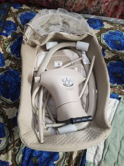 Electric baby swing like new