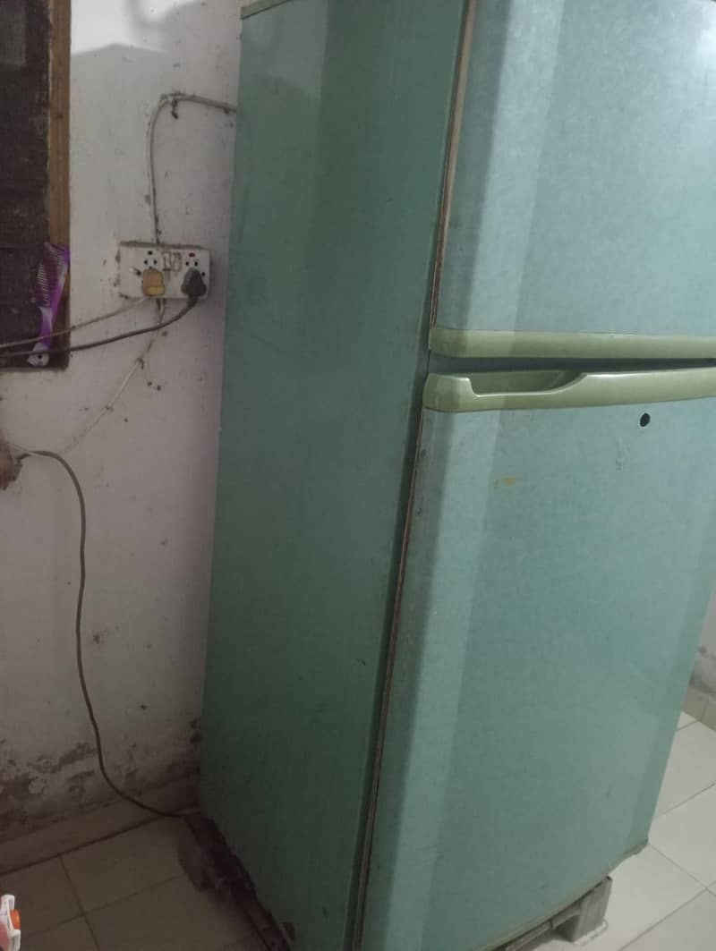 Medium size fridge 1