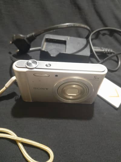 Sony Cyber-shot DSC-W800 Digital Camera  (Silver) condition 10/9