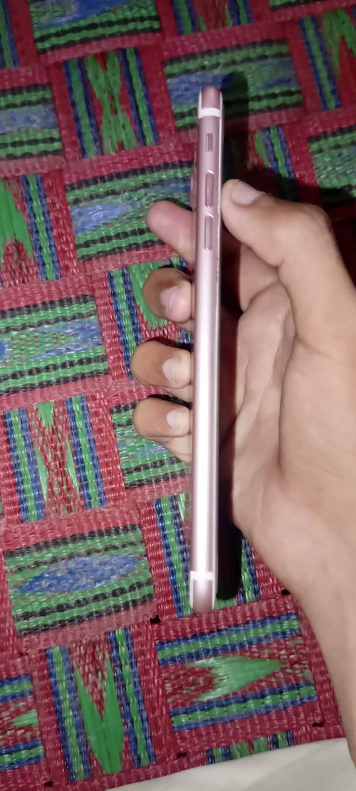 Apple iPhone 7 Plus 1