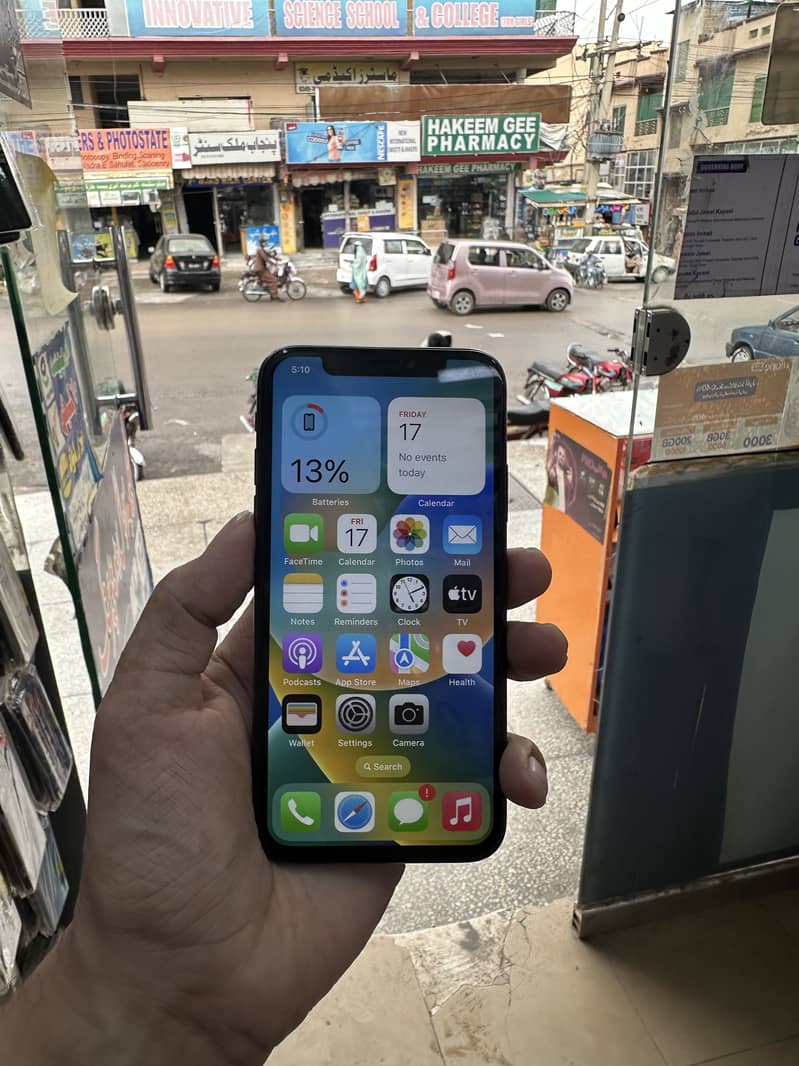 iPhone X 3