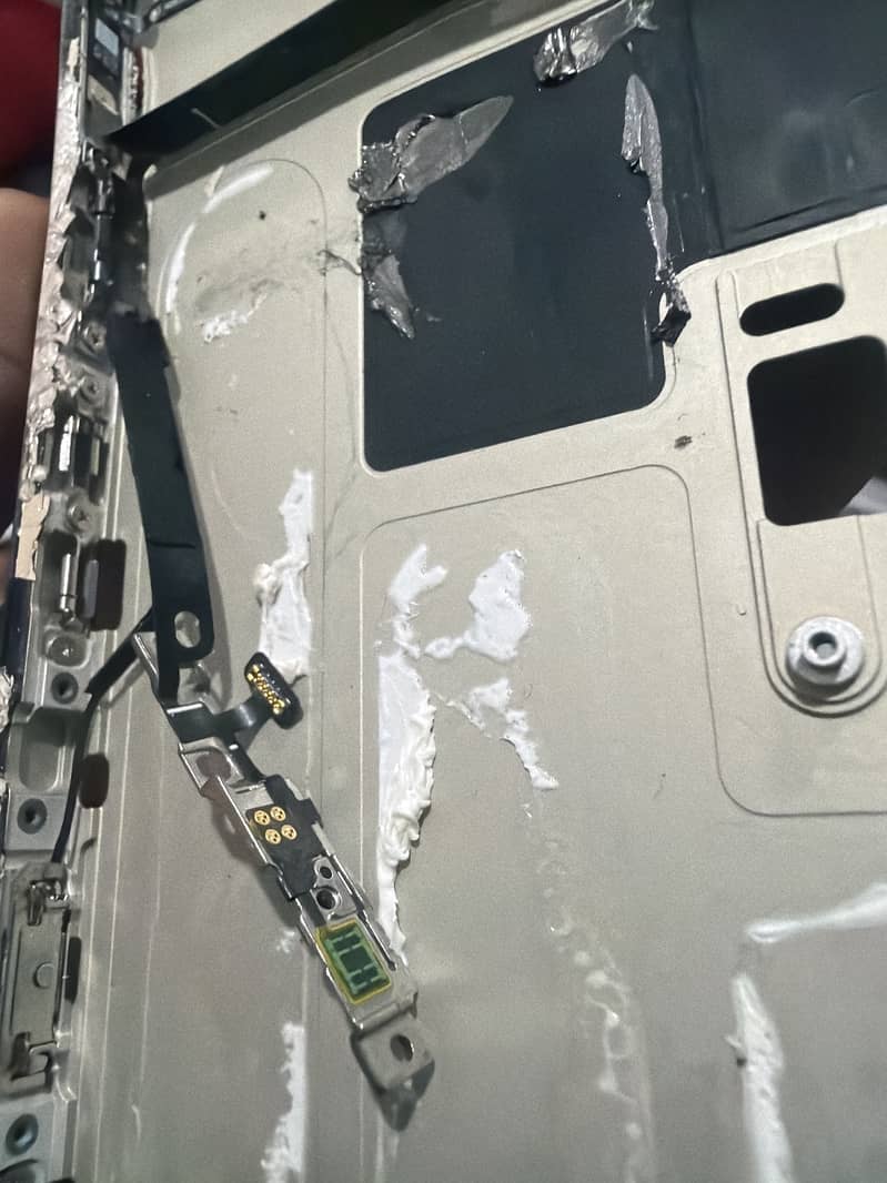 Iphone 16 pro max 3