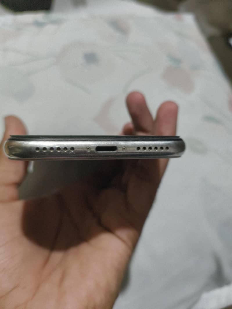 Apple iPhone X 3