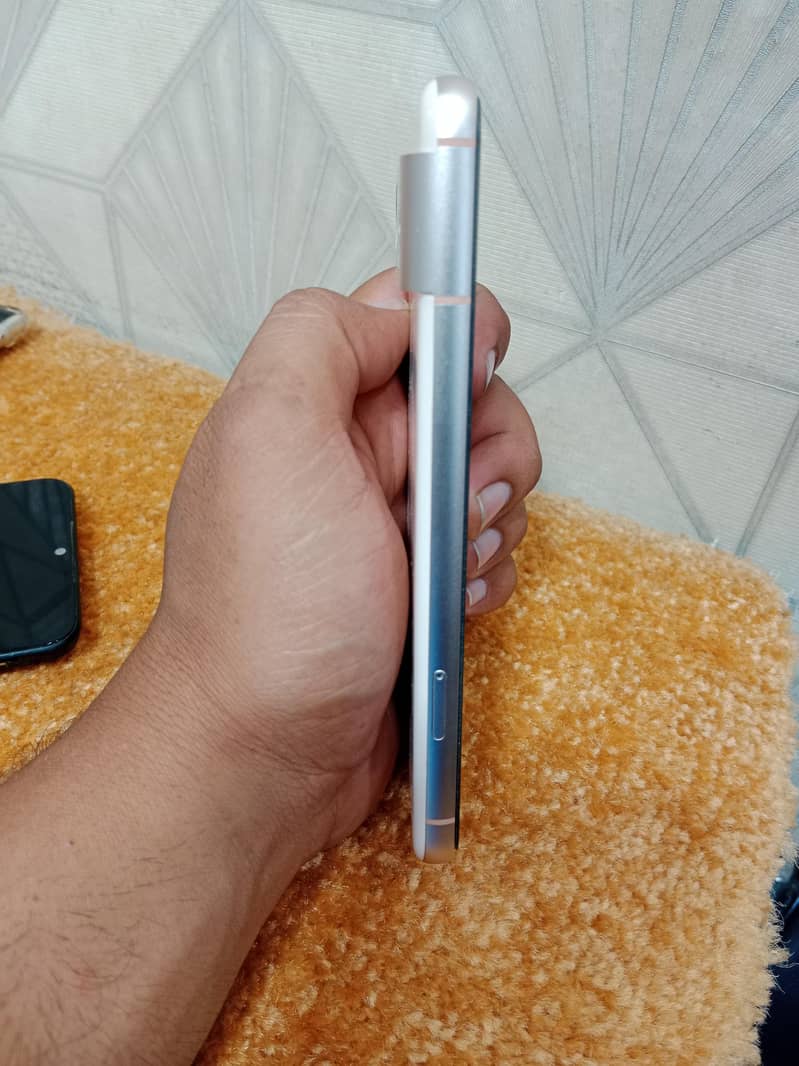 Google Pixel 8 3