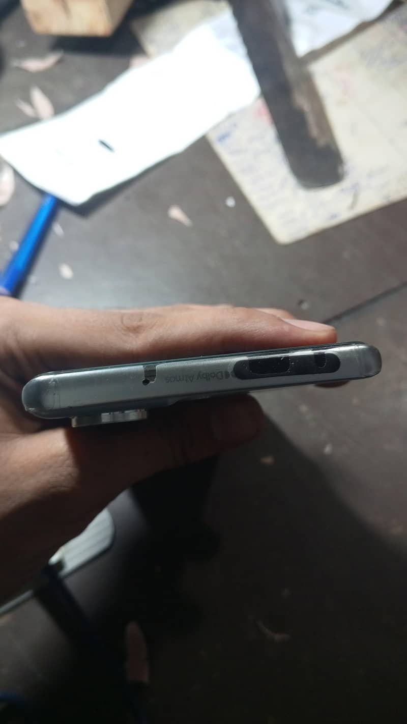 Tecno CAMON 40 1