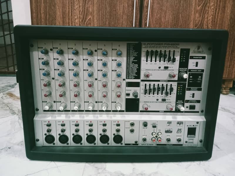 Behringer Powered Mixer 0