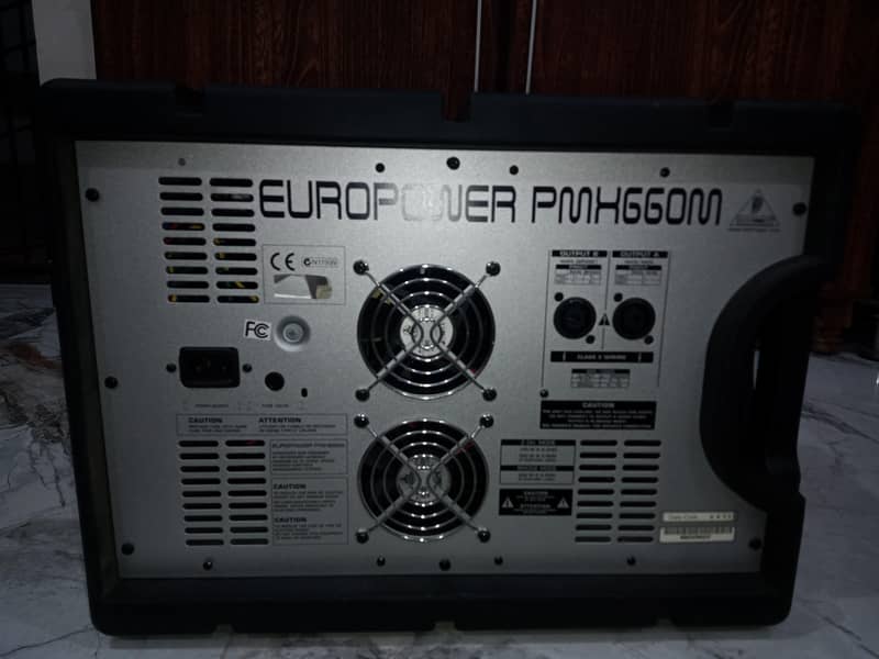 Behringer Powered Mixer 2