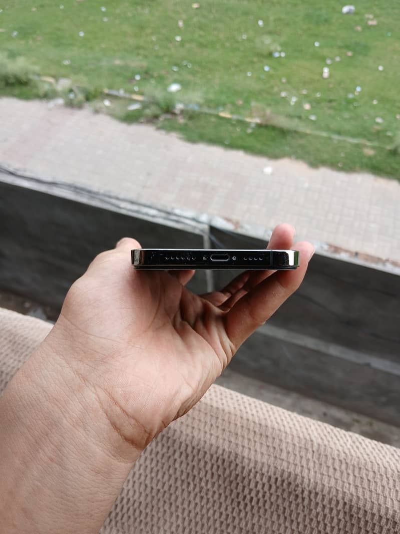 iPhone 12 Pro Max 6