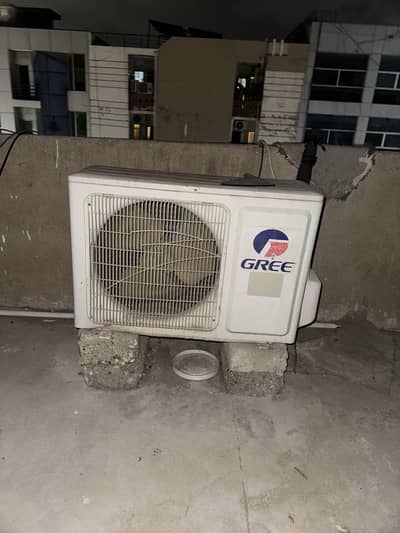 Gree Ac 1ton for sale cooling 10/10 chilled working