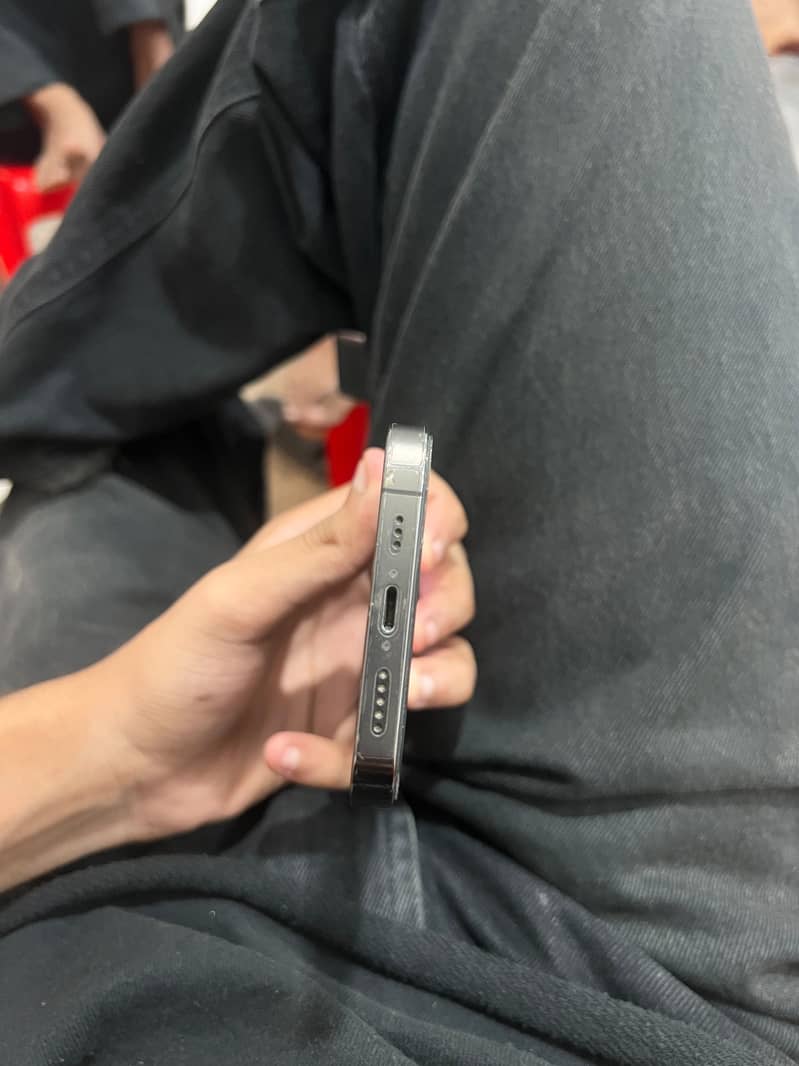 Apple iPhone 13 Pro 4