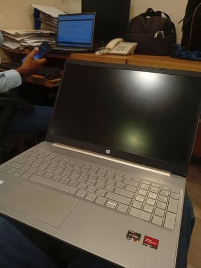 HP Laptop AMD Ryzen 5 Core i5 - 12th Gen