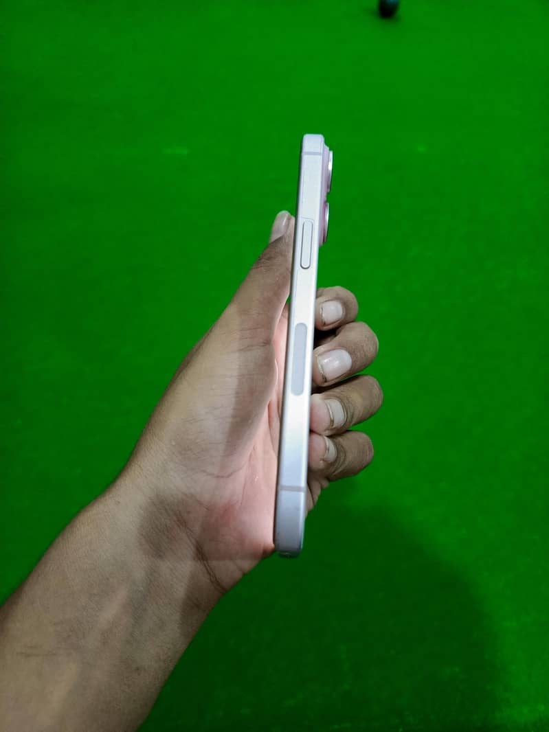 Apple iPhone 15 5