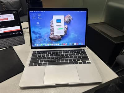 MacBook Pro 13" M1 2020 16GB 256GB 10/10 Genuine With Bag & Cable