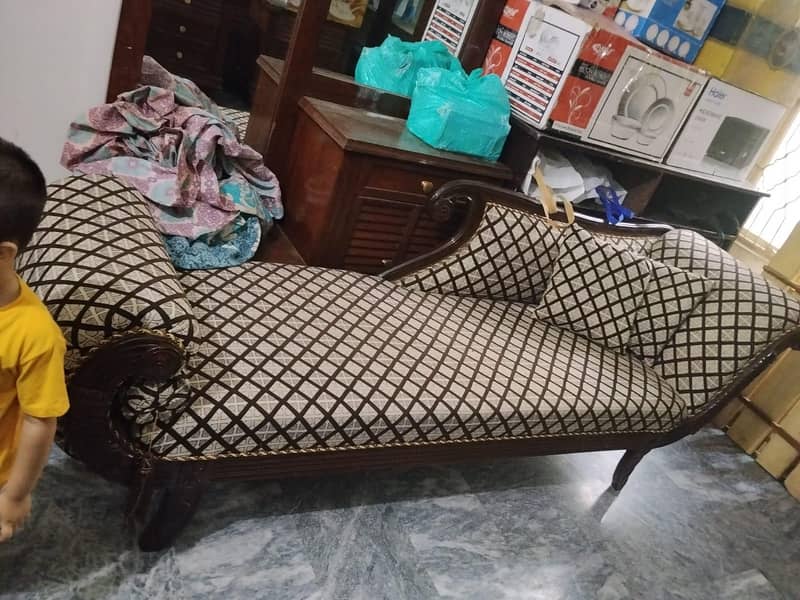 bed set showcase dewan 1