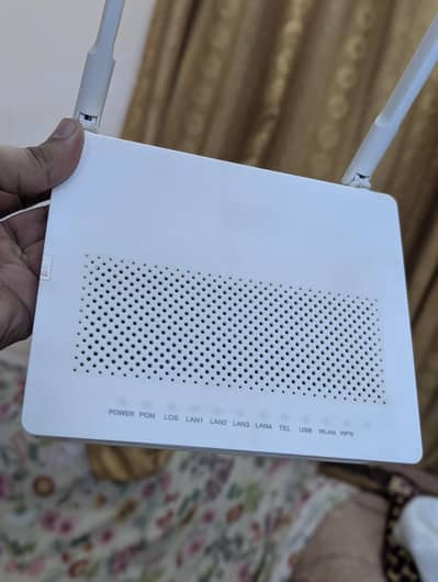 Huawei HG8546M Fiber WiFi Router/ONT (10/10 Condition) with Box