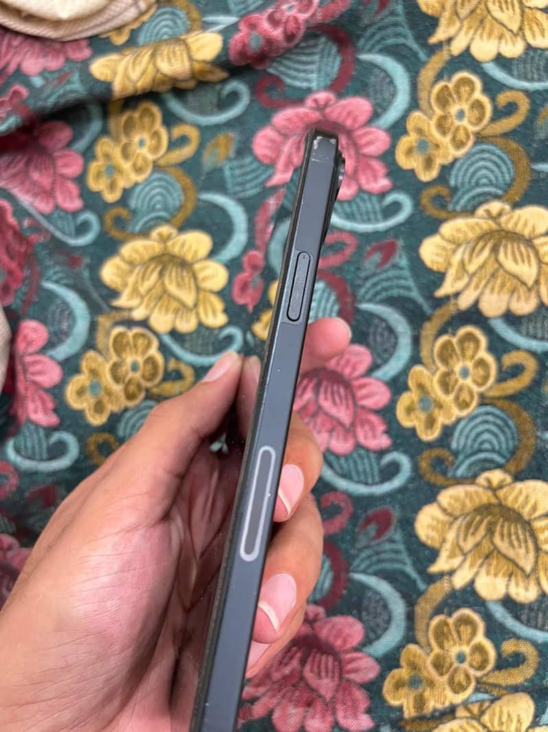 Apple iPhone 15 plus 2