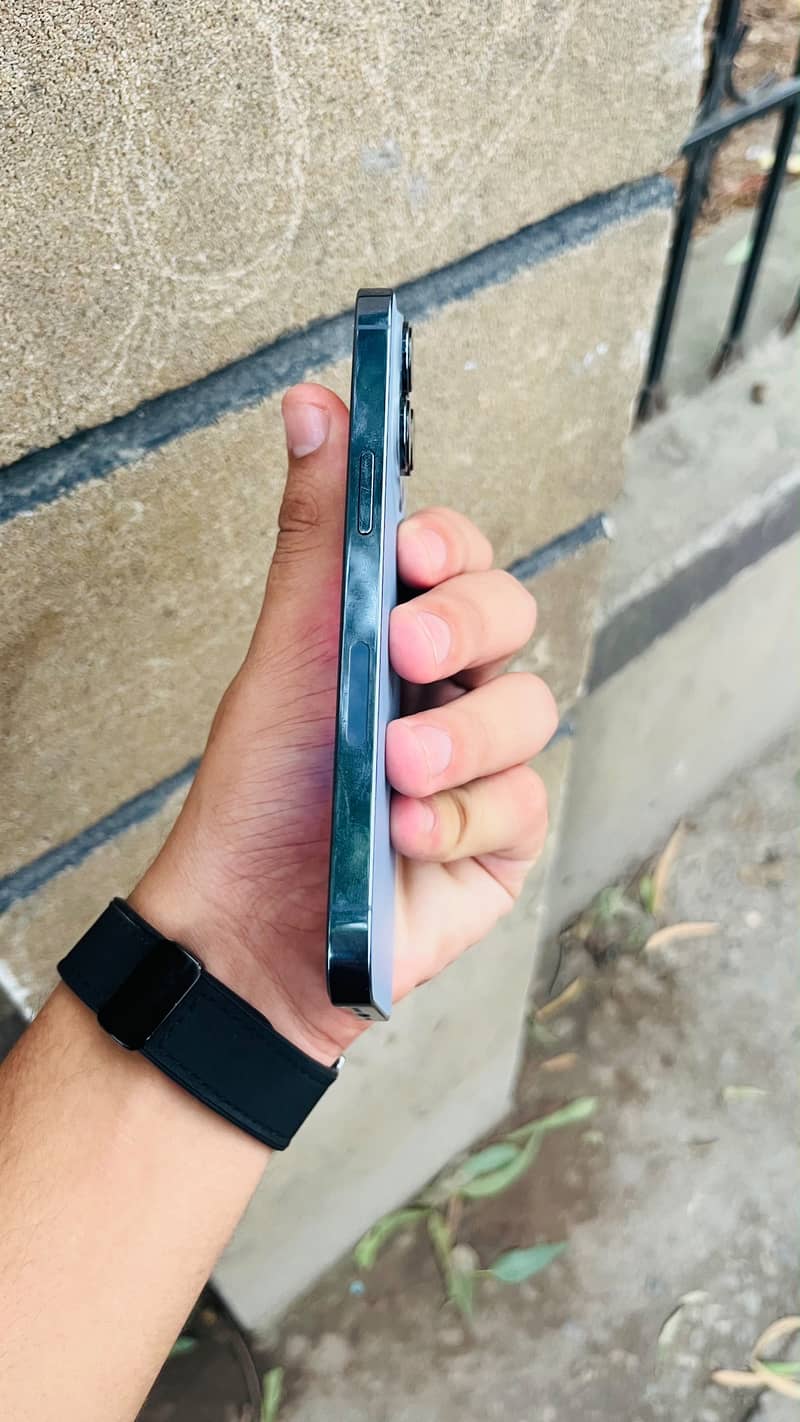 Apple iPhone 13 Pro 1
