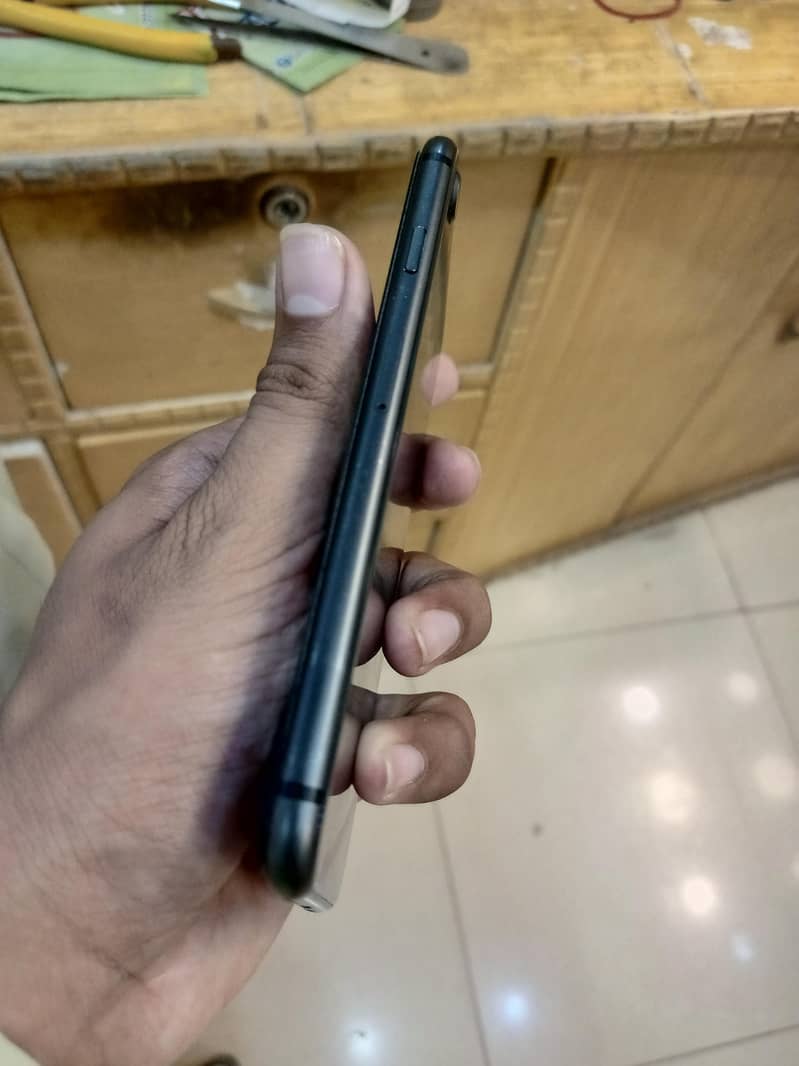 iPhone 8 5