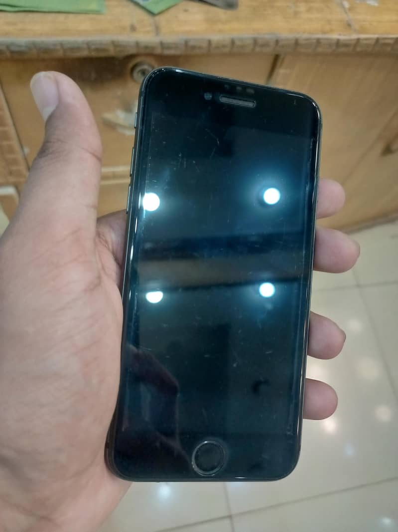 iPhone 8 6