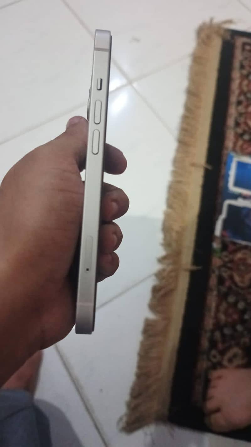 Apple iPhone 13 3