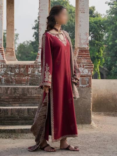 Maroon Embroidered 3pc suit with Duppata