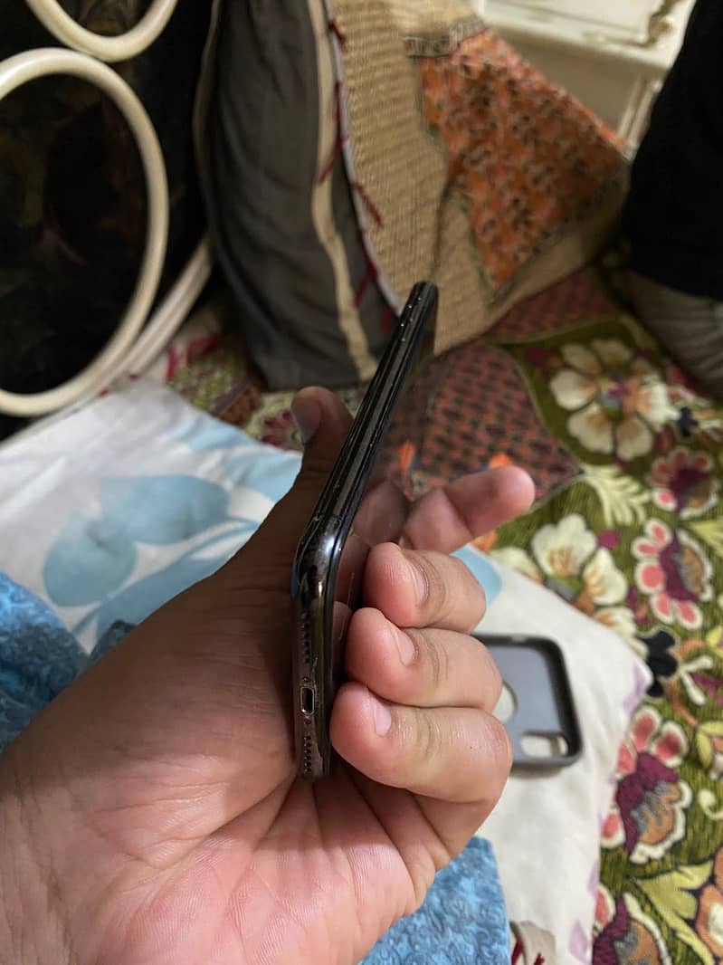 Apple iPhone X 1
