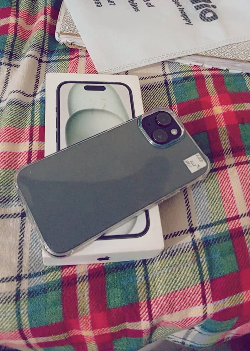 Apple iPhone 15 4