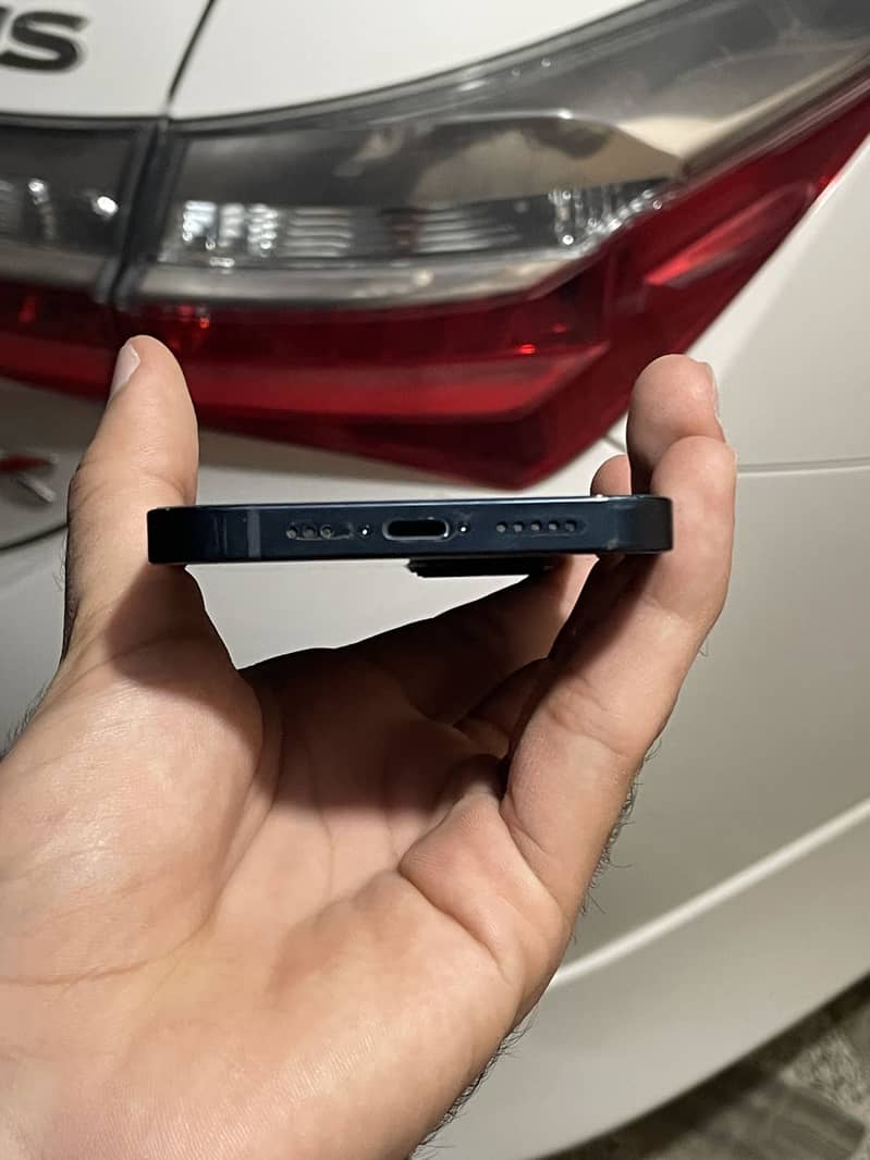 Apple Iphone 13 4