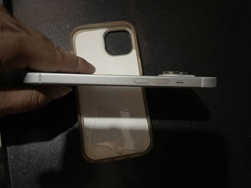 Apple iPhone 15 5