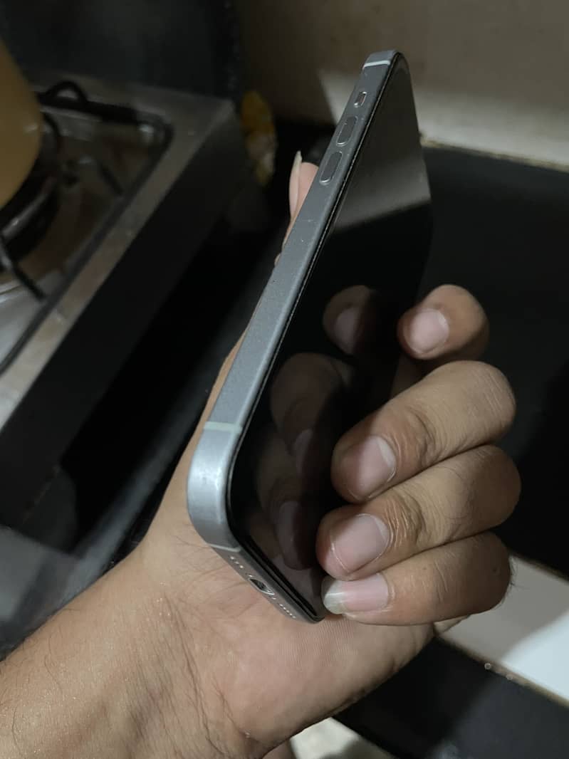 Apple iPhone 15 8