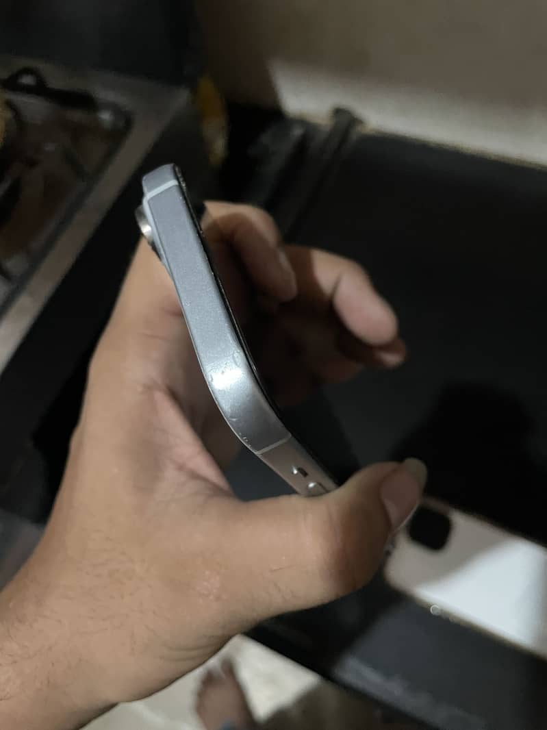 Apple iPhone 15 9