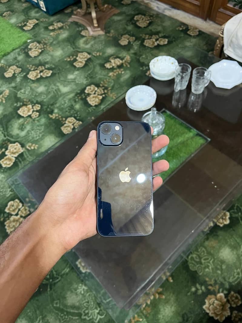 Apple iPhone 13 0