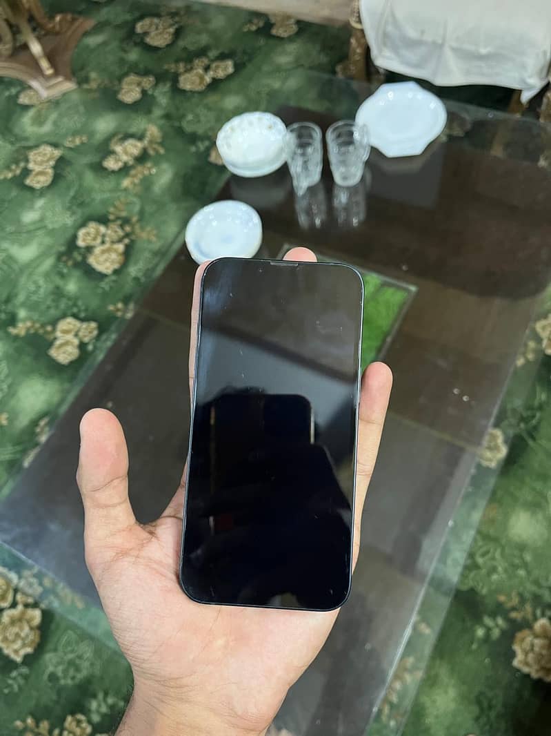 Apple iPhone 13 2