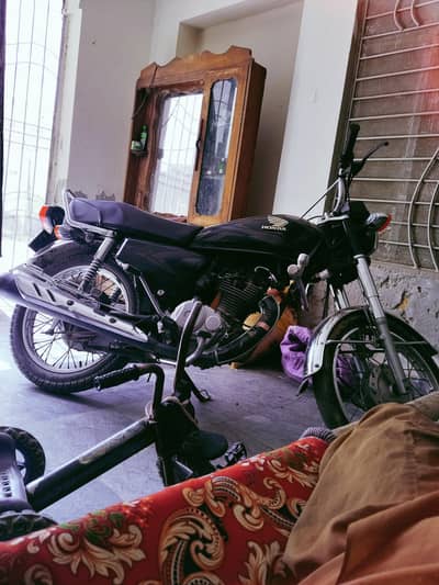 125 model good condition