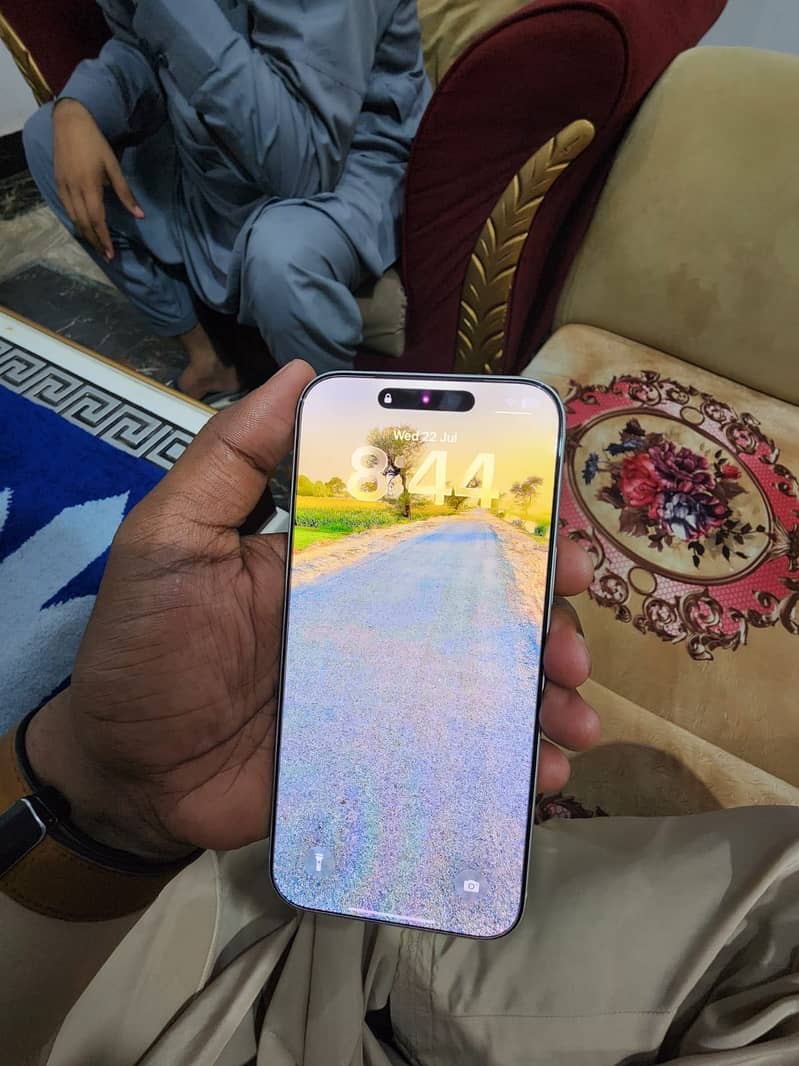 Iphone 17 pro max 4