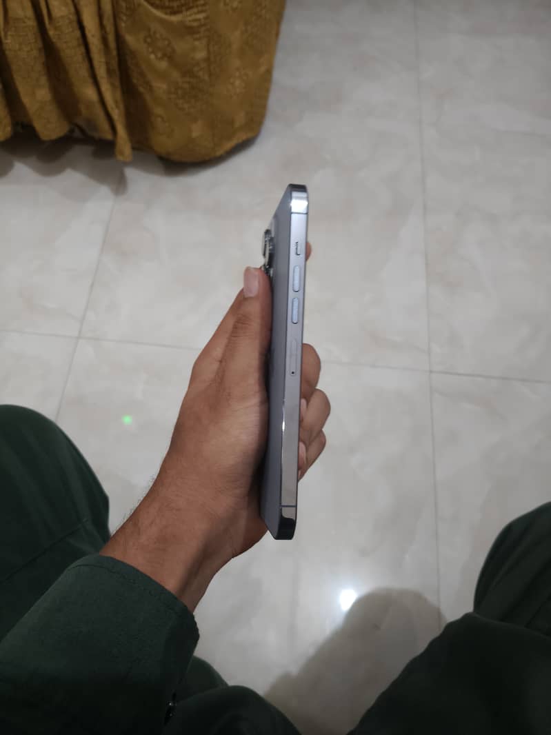 Apple 13pro mx 0