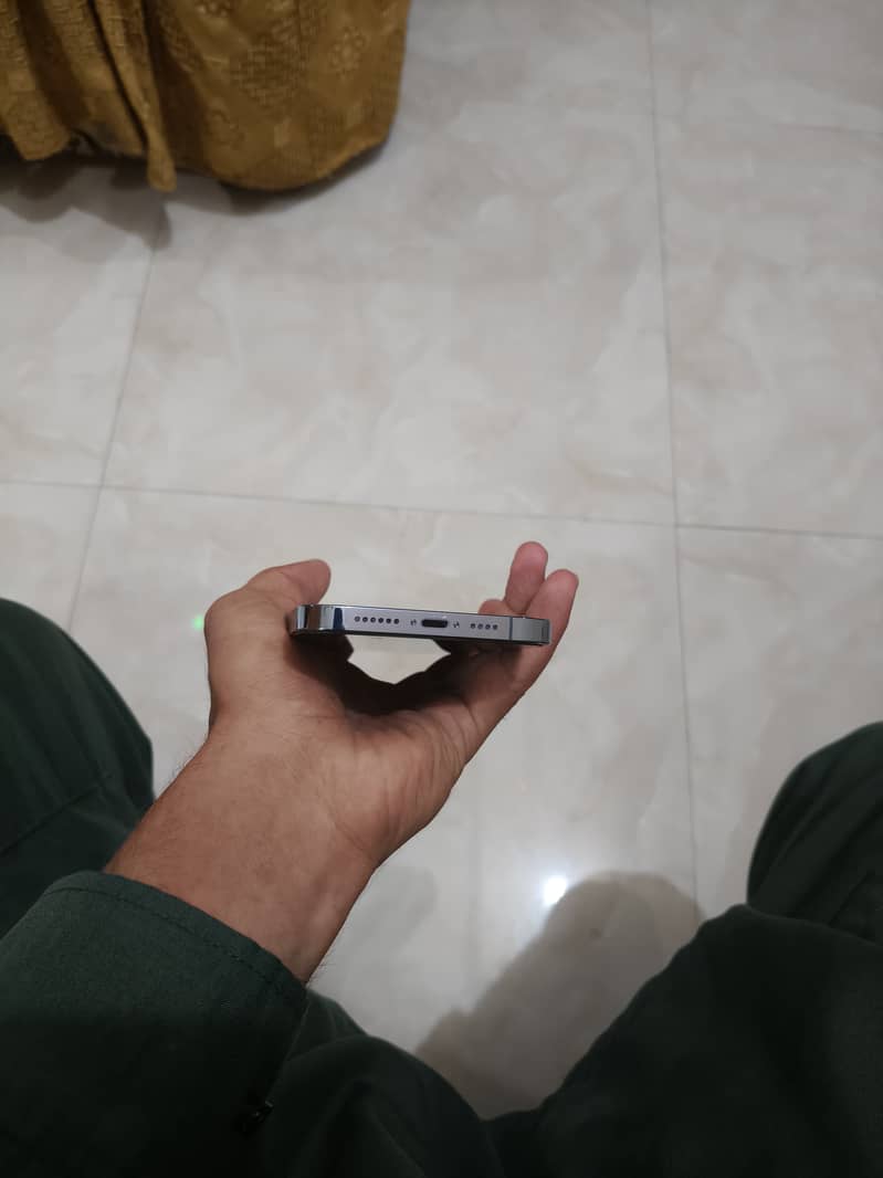 Apple 13pro mx 3
